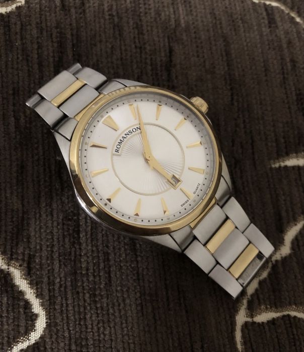 Кварцовий годинник Romanson