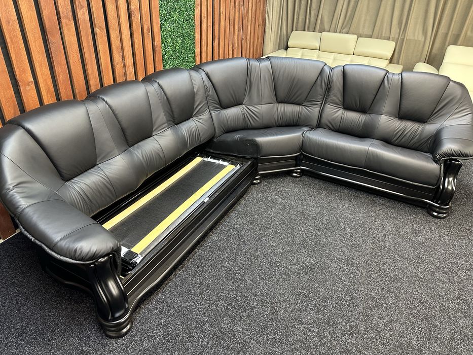 Новий шкіряний диван на дубі. Голандія. Нідерланди. Кожаный уголок.