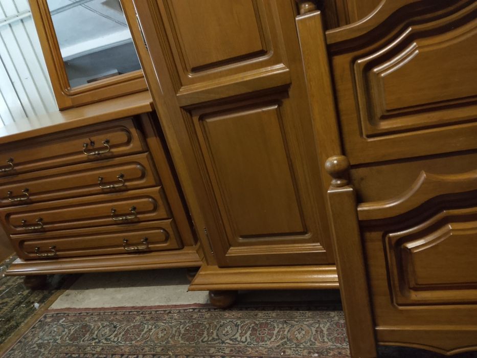 Sypialnia drewniana z Belgii w super stanie komplet