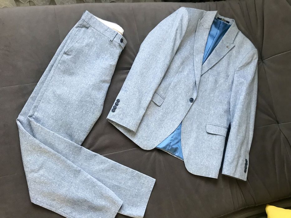 Чоловічий брючний костюм. Класичний костюм