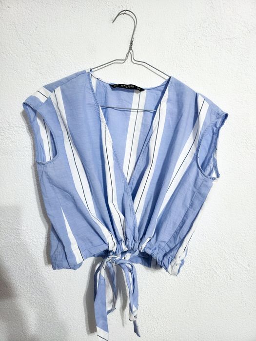 Błękitny top zara crop top w paski elegancki bluzka
