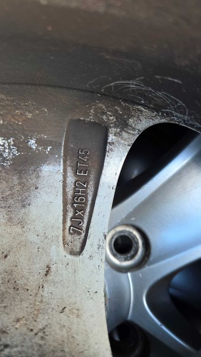 Koła letnie 16 cali Skoda Superb felgi aluminiowe opony 205/55R16