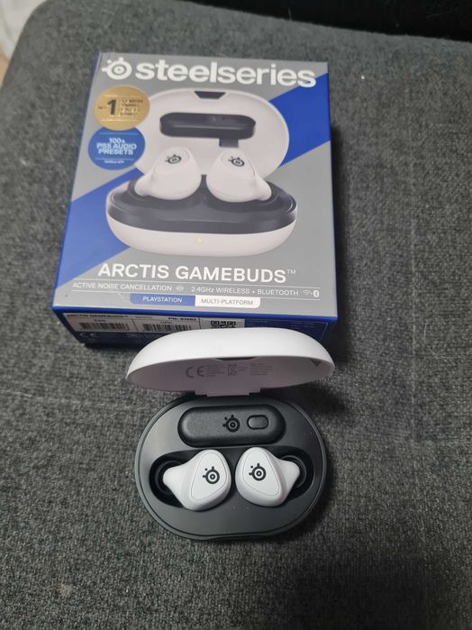 bezprzewodowe słuchawki dokanałowe SteelSeries Arctis GameBuds