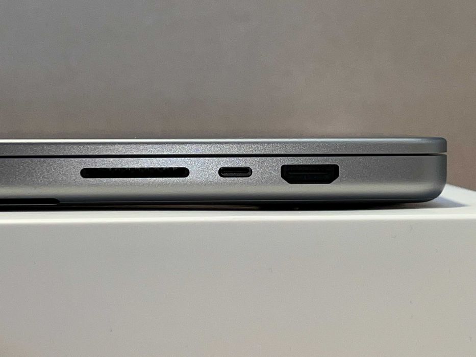 MacBook Pro 16" M2 Max, 96GB/8TB – jak nowy