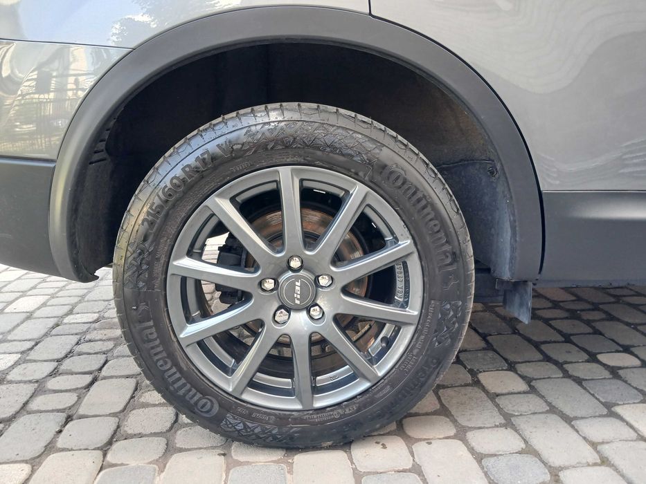 Nissan Qashqai автомобіль