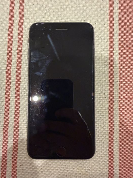 IPhone 8 Plus com capa