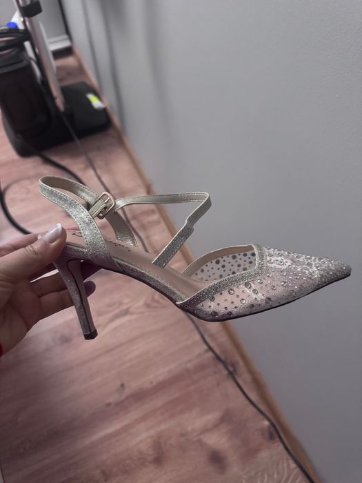 Szpilki szampańskie zdobione