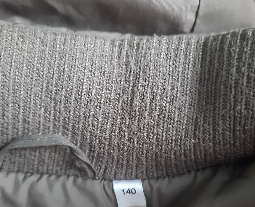 Ciepła kurtka zimowa rozmiar 140