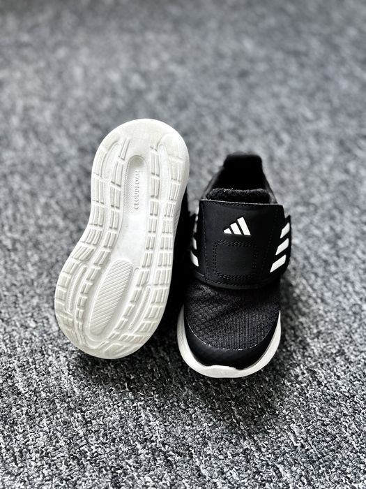 дитячі кросівки Adidas 26р.