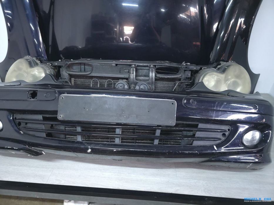 Frente completa com farois Xenon Mercedes Classe C W203