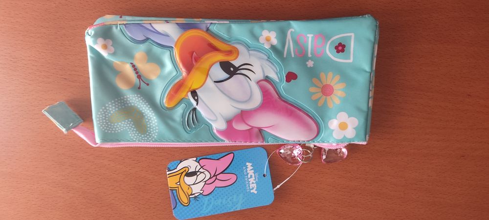 Estojos novos com fecho duplo