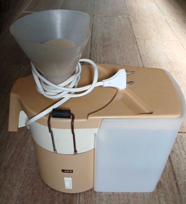 Centrifugadora muito ótima, especialmente para fazer sumos.