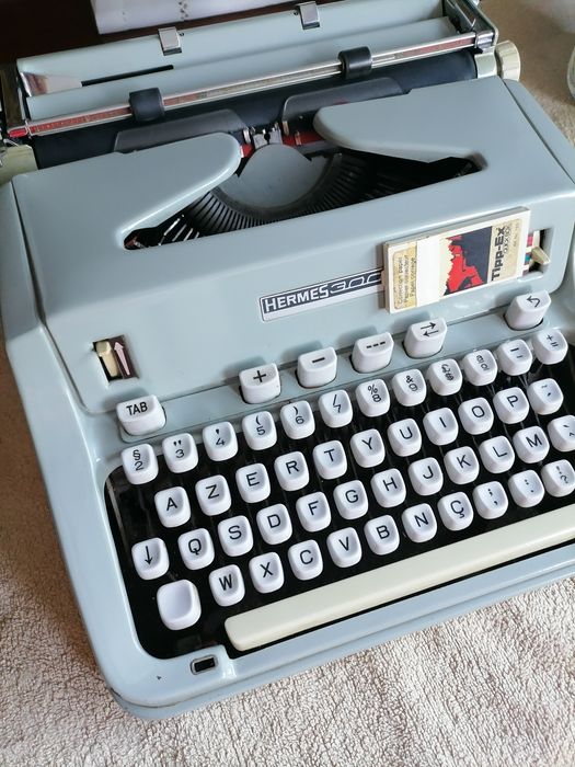 Máquina de escrever Hermes portátil