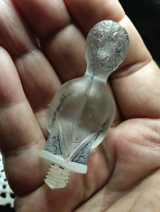 Bela tampa/ rolha antiga de vidro fosco