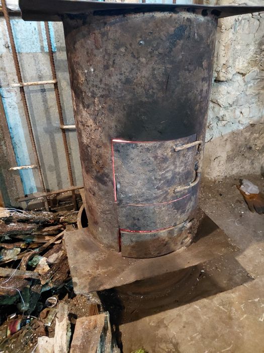 Буржуйка на дровах