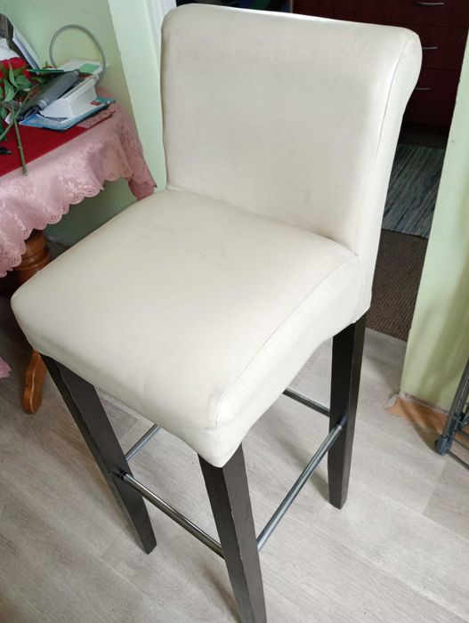 Krzesło, kolor biały  hoker.