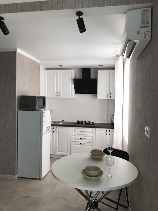 1-к ЛЮКС,Бевза,36,дуже тепла,подобово,фонтан,вокзали