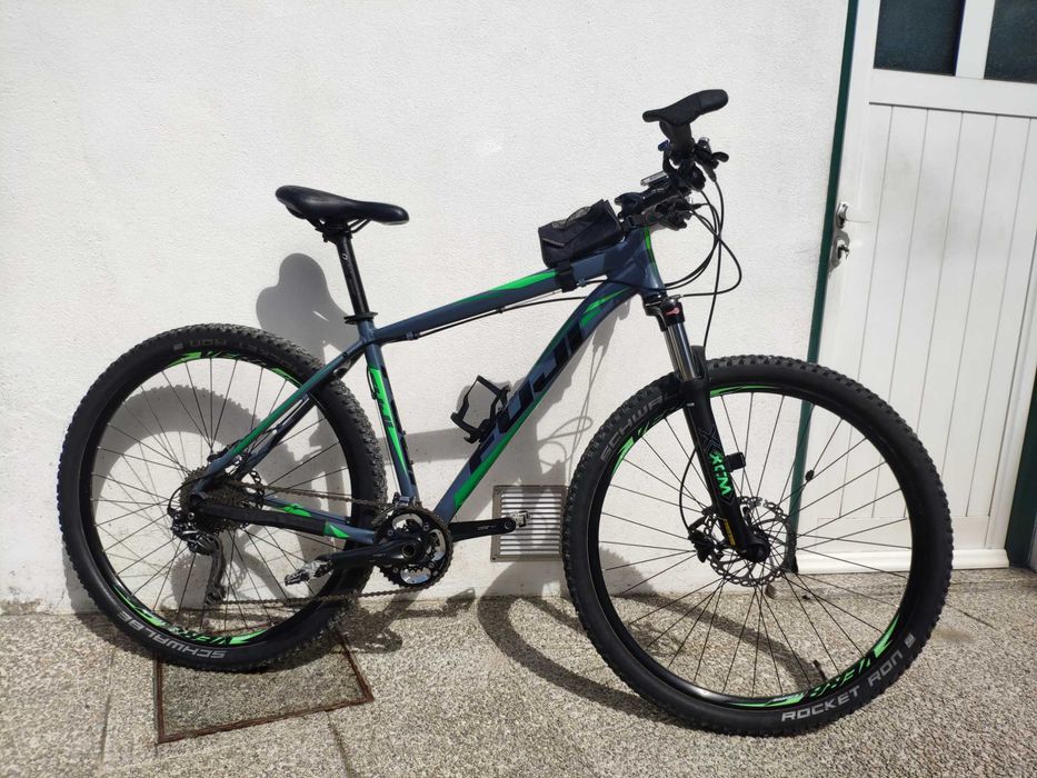 Vende-se Bicicleta Fuji Roda 29 – Equipada para Aventuras!