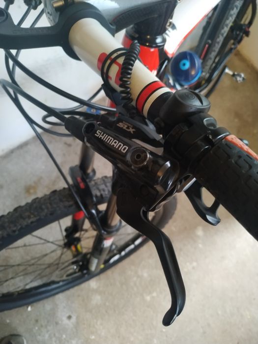 Focus carbono como nova com rodas mavic.