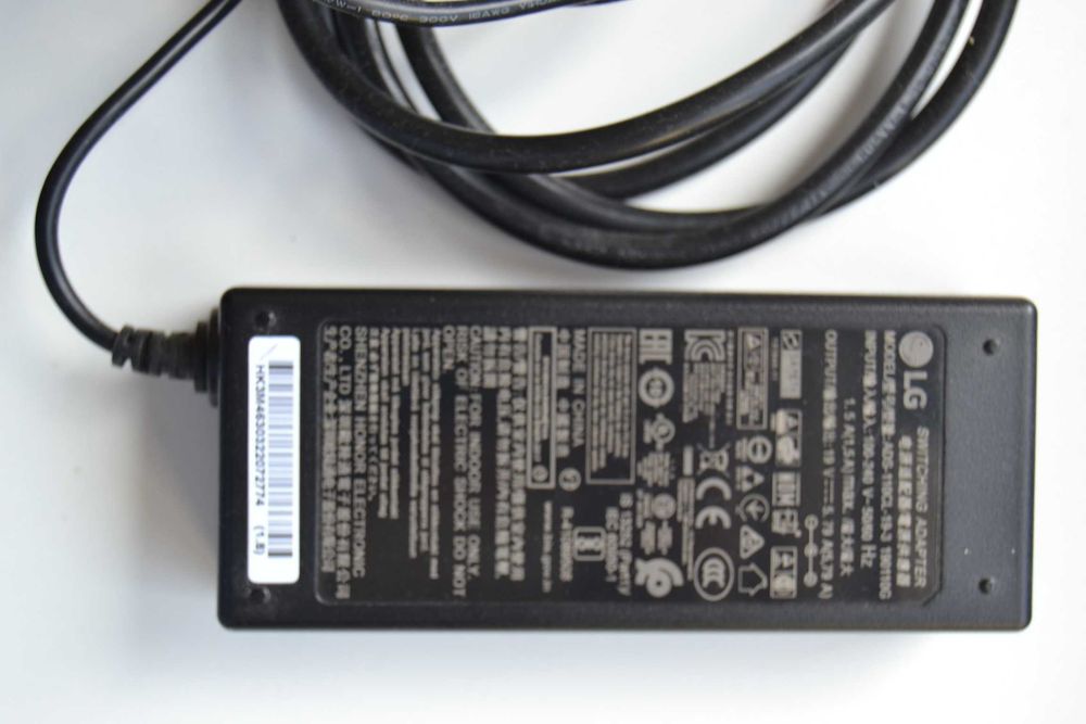 Projetor LG UST PF1000U Curta Distancia para peças, Comando Remoto e Fonte de Alimentação vendidos separadamente