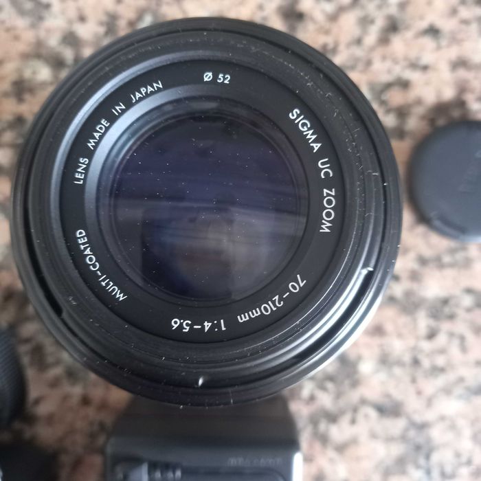 Maquina fotográfica Nikon com objectia, flash e bolsa de transporte
