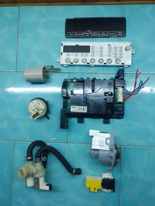 Машина CANDI по запчастям.