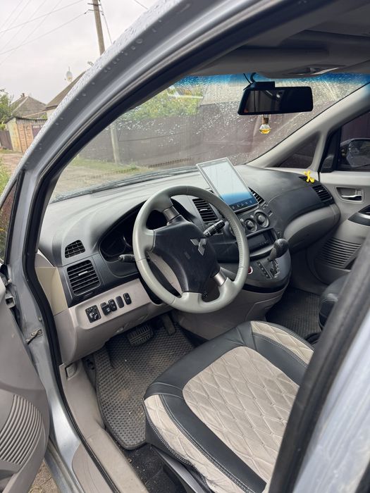Продам mitsubishi grandis 2006