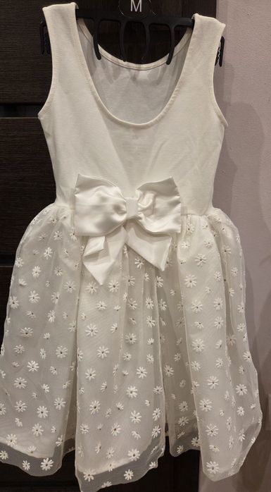 Sukienka H&M w rozm 110/116 ecru