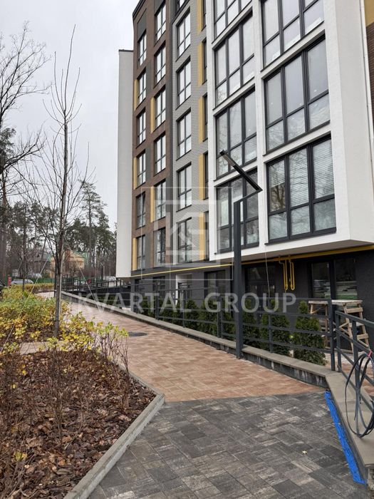 Продам 2 к.квартиру з початковим ремонтом 53 кв.м .  Бомбосховище +