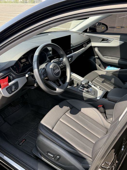 Audi A4 офіційний автомобіль