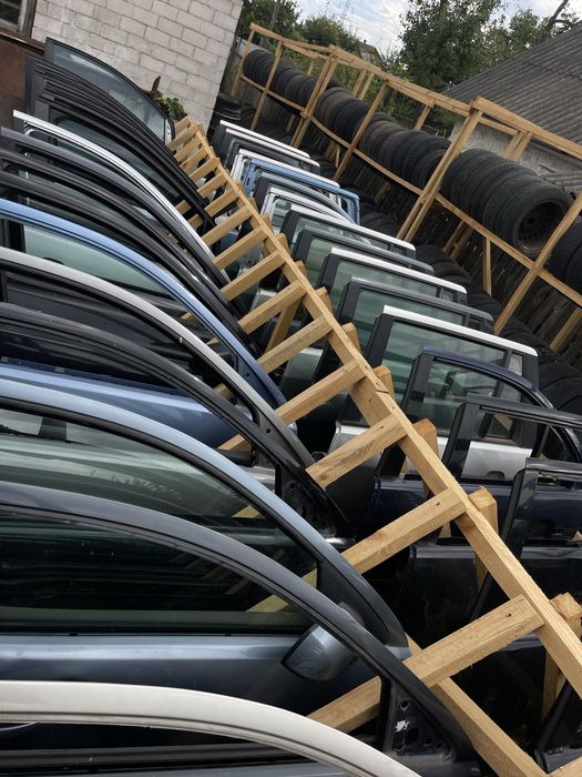 Двері Рено Меган2 Двери Рено Меган3 Дверці Renault Megan3