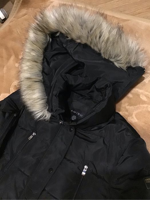 Cieply płaszcz pikowany z kapturem Amisu