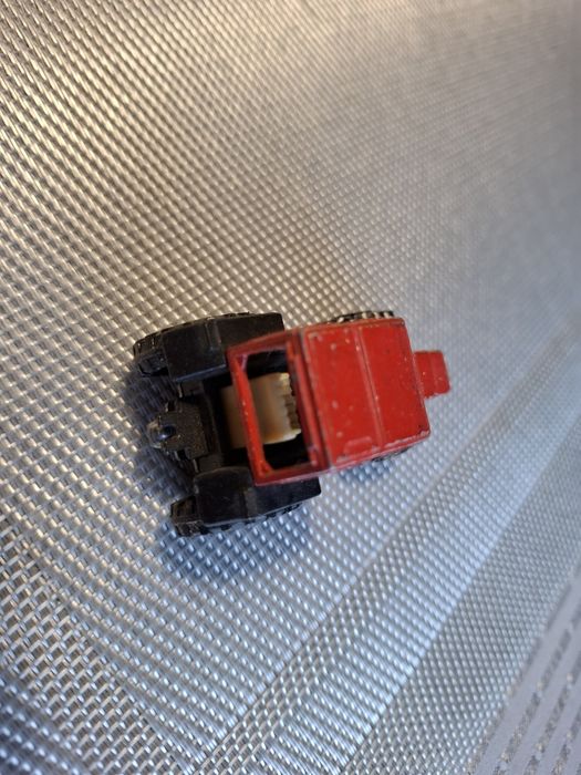 Model traktor skala 1:64