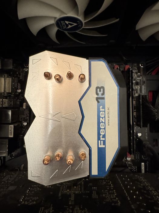 Plyta z370 aorus gaming k3 + i7 9700k + 16gb ram + Arctic Freezer