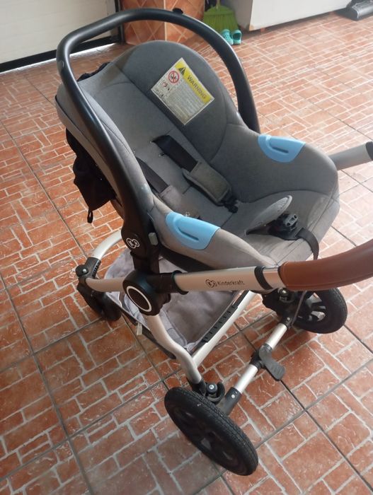 Carrinho bebe 3 em 1 - como novo