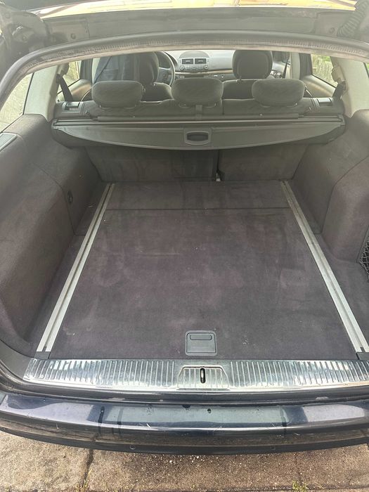 Vende-se carrinha Mercedes E220 Ano 2006