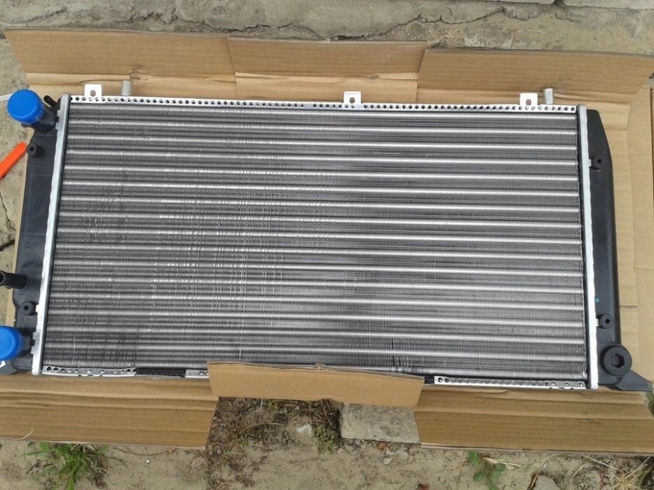 Радиатор Системы Охлаждения на Audi 80/90/100 B3/B4/С4 Оригинал.