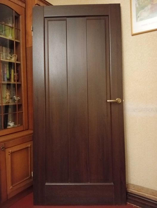 Двері дерев'яні для квартири або в кімнату