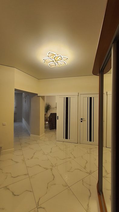 Продаж будинку 210 м кв з ремонтом в Брюховичах + земля 5 соток