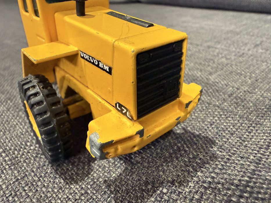 Brinquedos atrelado de trator BULL toys e escavadora JOAL