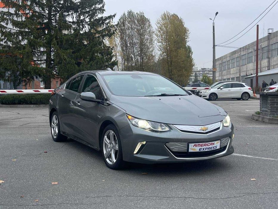 2017 Chevrolet Volt плагін гібрид