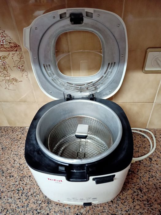 Fritadeira panela elétrica casa quarto apartamento vivenda carro.