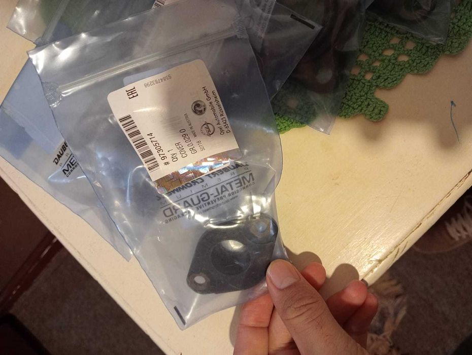 Cobertura dos injetores - Opel Astra 1.7 . NOVOS