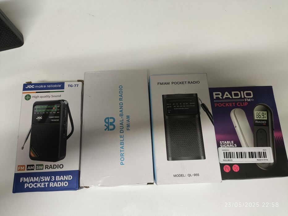 Rádio portátil de mão Novo