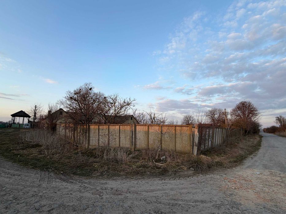 Фасадна комерційна будівля 350 м²