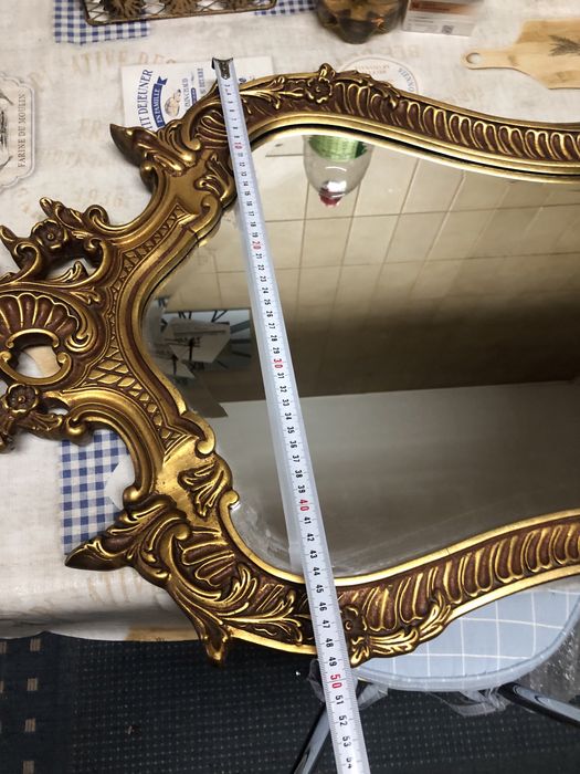 Espelho em talha dourada