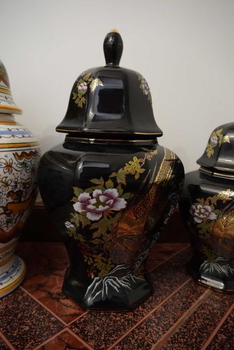Lote de decoração – recheio de casa (jarras, tapete, quadro, estatueta) – vendo junto ou separado