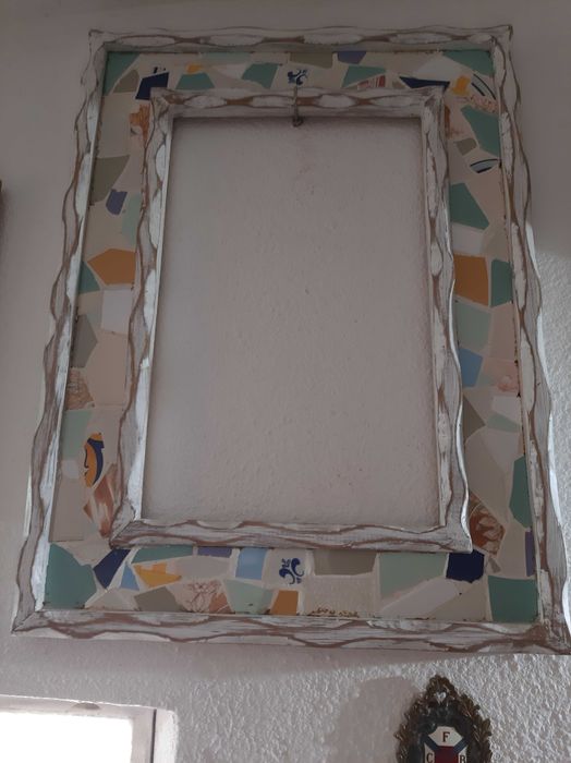 Unique frames. No two are identical. Artisan with years of experience.