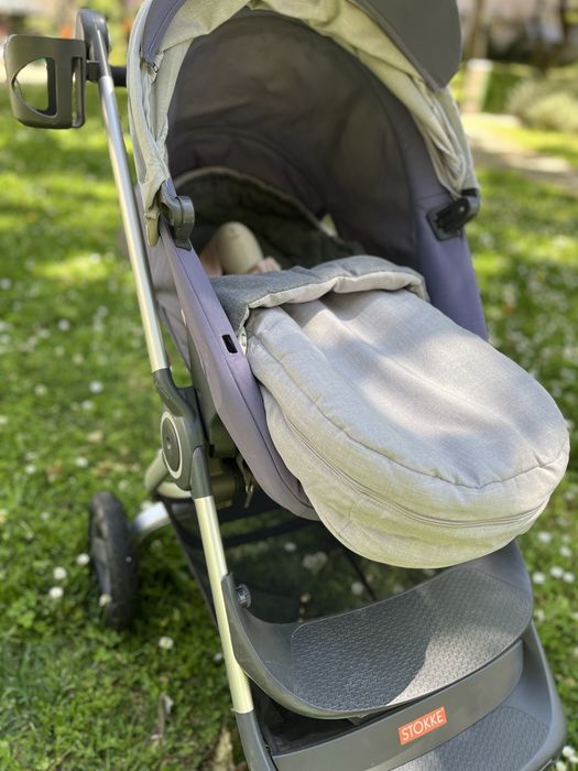 Carrinho de bebé Stokke + capa de chuva + acessórios