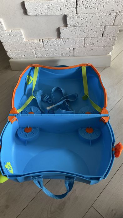 Дитяча валізка на колесах Trunki